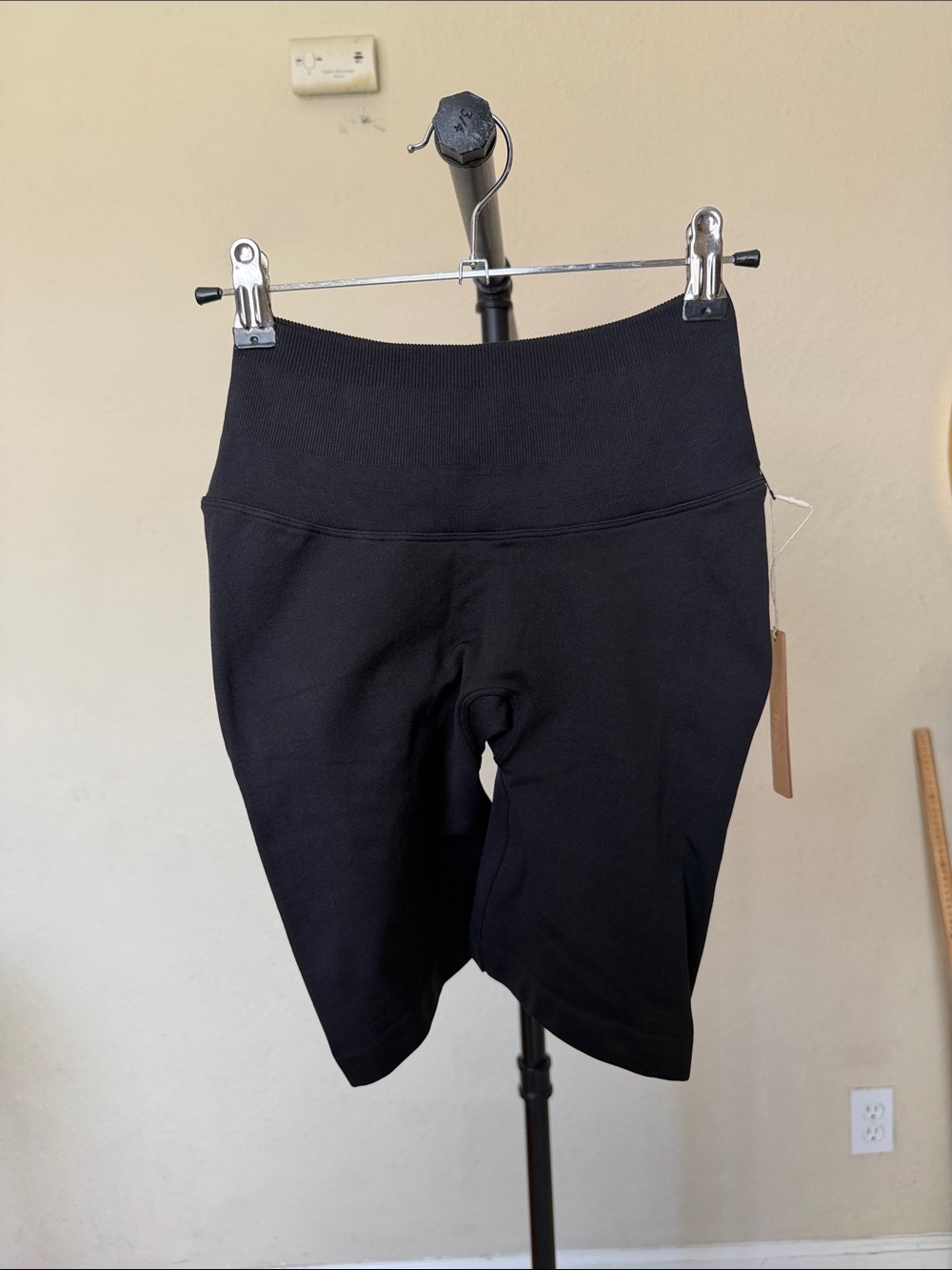 SKIMS CONTOUR NYLON BIKE SHORT SIZE XS Xxs NEW - Picture 4 of 5